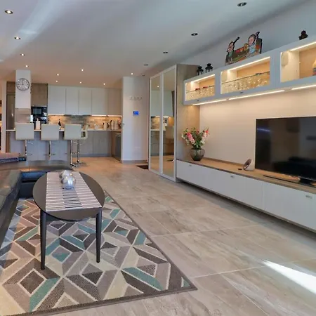 Lejlighed Lujo En Higueron Jacuzzi Privado, Terraza Y Piscina Con Vistas Al Mar *